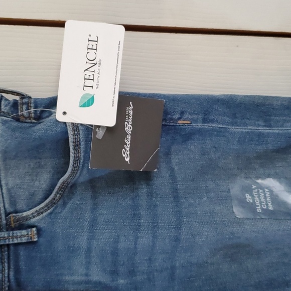 Eddie Bauer Womens Slightly Curvy Skinny Jeans Size 2 Petite NEW - Picture 2 of 5